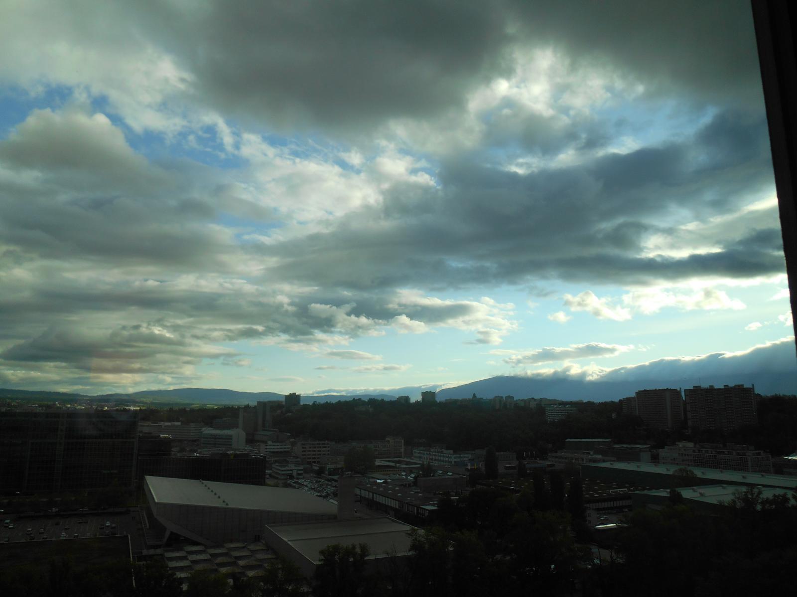 Joli ciel de trane ( Genve )