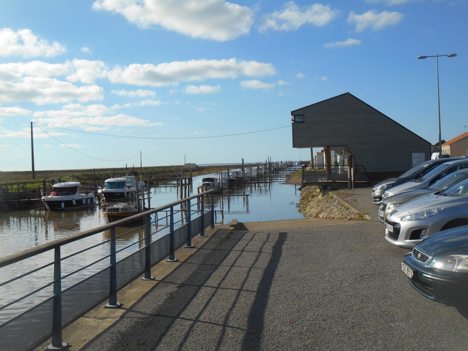 Le port vu du bout, en bas ( Les Moutiers en Retz )